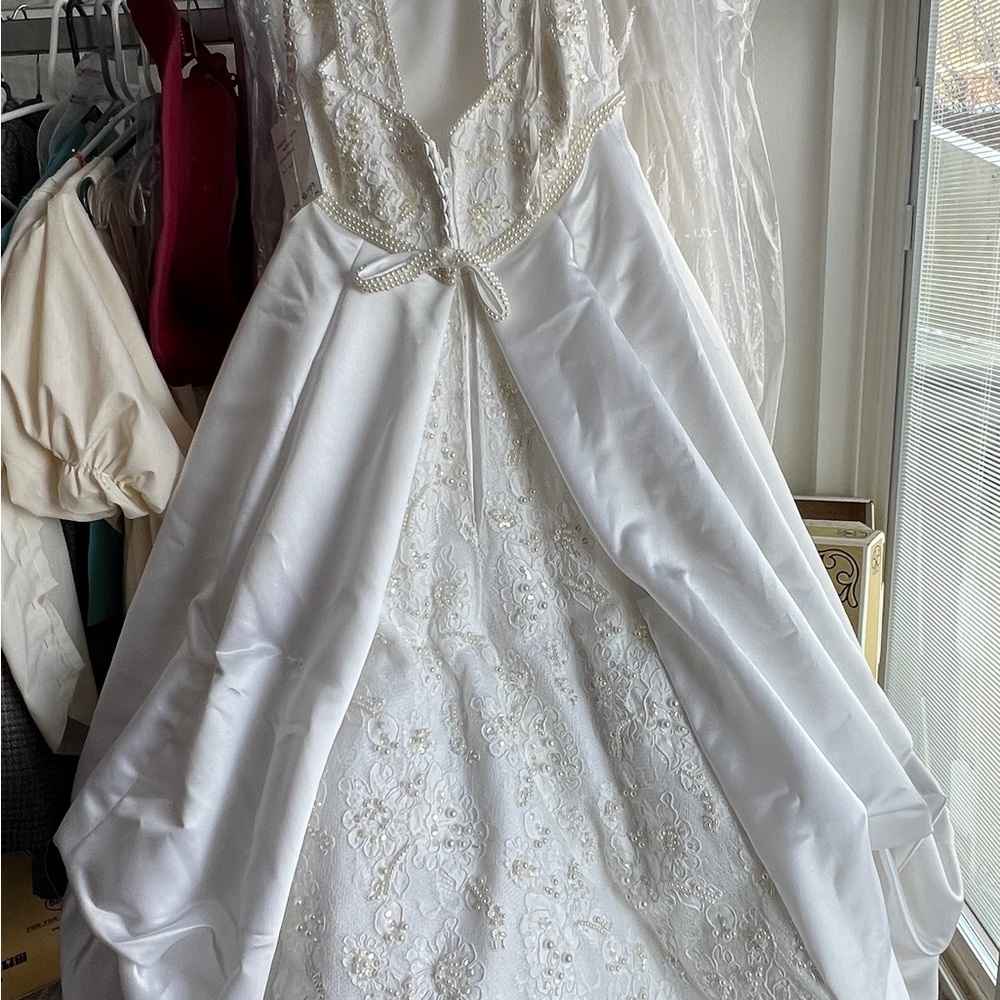 Wedding gown. Brand new.